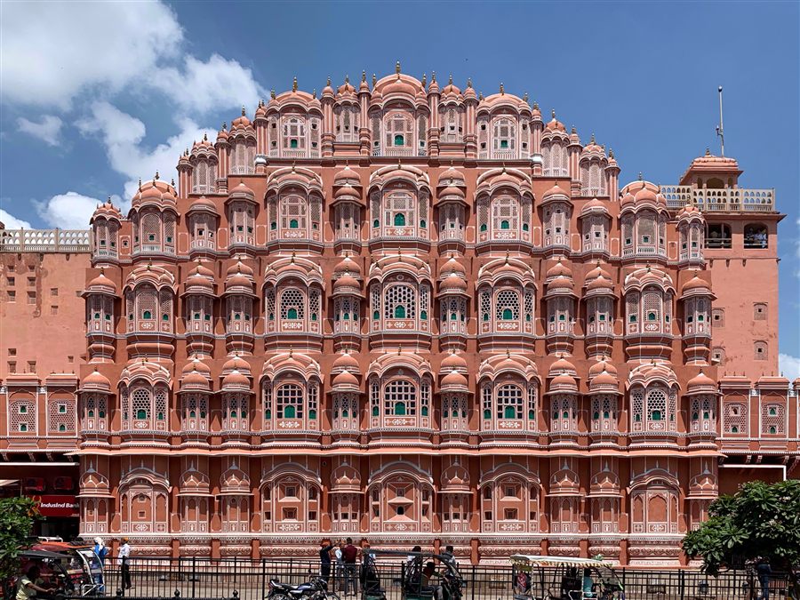 Noida to Jaipur Taxi Service Good Journey Cab
