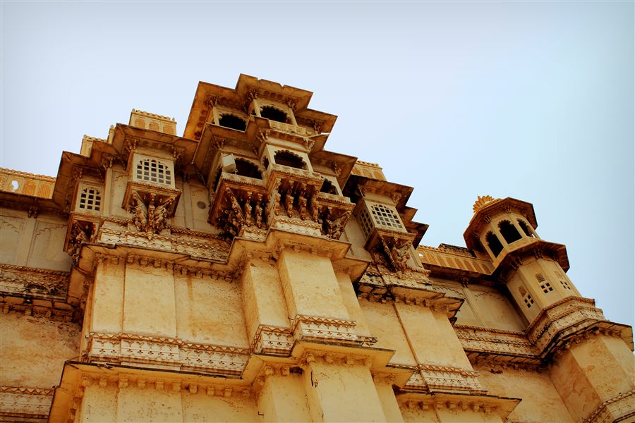 Noida to Udaipur Cab Service Good Journey Cab