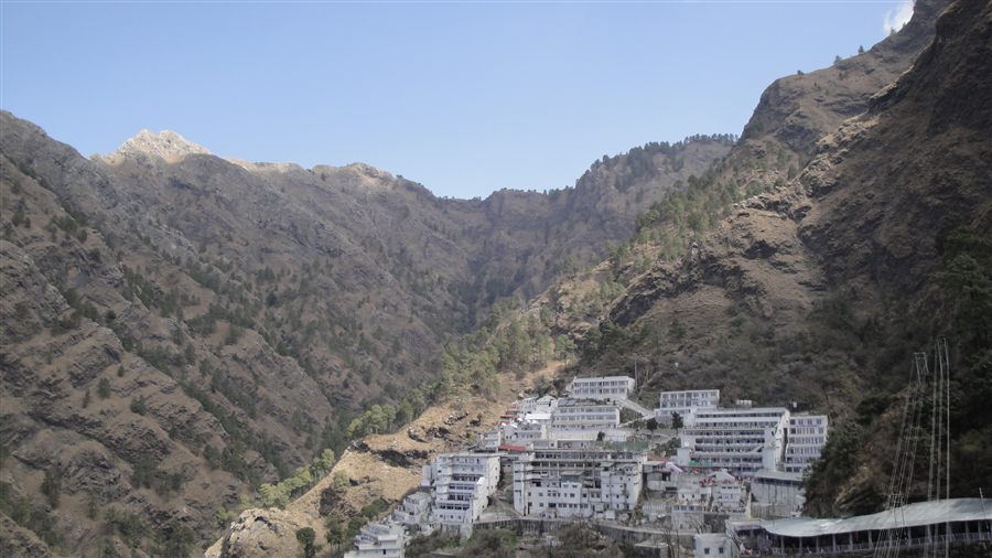 Taxi Noida to Vaishno Devi Tour Good Journey Cab